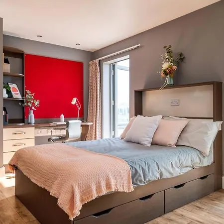 Student Only, Private Studio In London